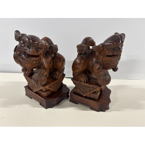 88 - Pair of antique Chinese root carvings depicting two Foo dogs (2),

Both carvings measure approx 16 x... 