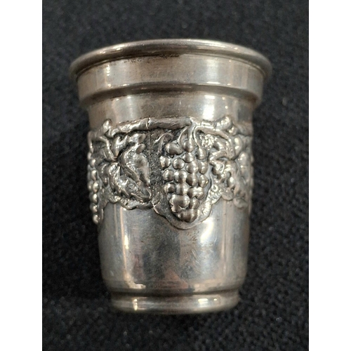 14 - Stunning 925 silver stirrup cup with grape bunch decoration to the outer and has a gilt interior,

a... 