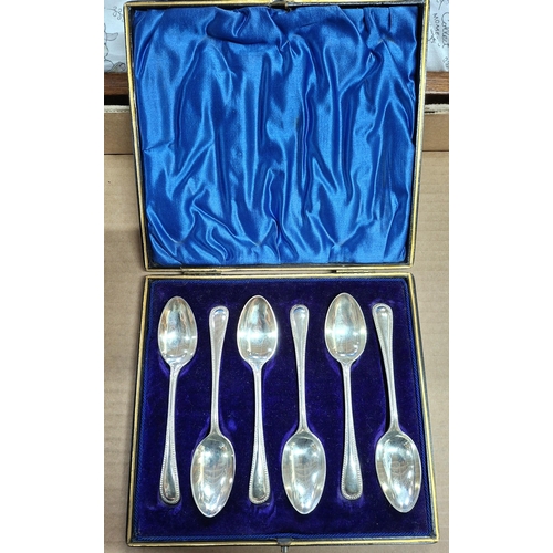 16 - Edwardian cased set of six hallmarked Sheffield silver tea spoons

145 grams