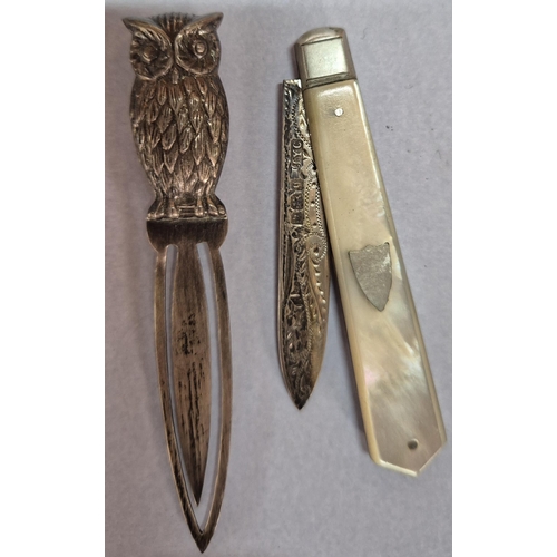 19 - Silver book mark in the form of an Owl together with an antique mother of pearl handled fruit knife ... 
