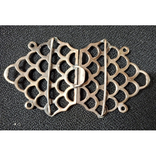 25 - Early 20thC, hallmarked London silver belt buckle,

32.5 grams