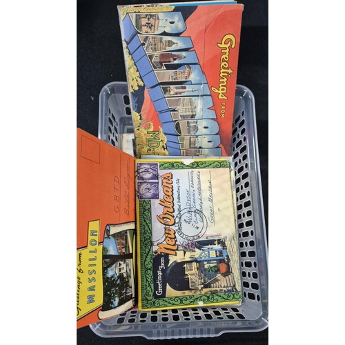 116 - Quantity of mid 20thC era USA postcards (Qty),

Please note - Plastic tub not included