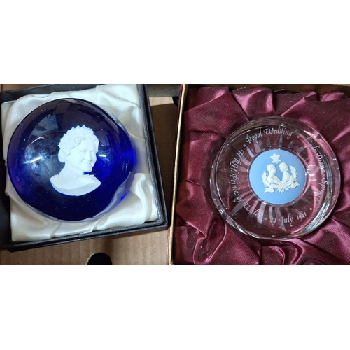 379 - Six assorted, good quality paper weights, Edinburgh crystal, Selkirk glass, Wedgewood Cameo etc (6)