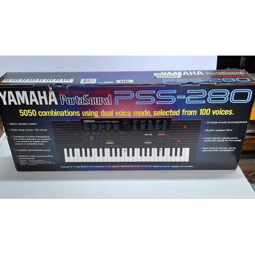366 - Boxed Yamaha PSS-280 key-board