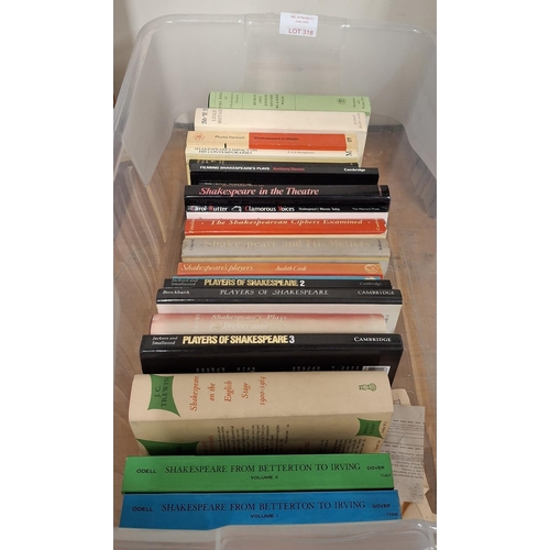 318 - Quantity of 20thC hardback books, all relating to Shakespeare (Qty)