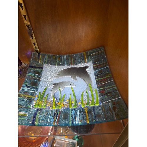 386 - 6 pieces of glass including Murano style basket and Dolphin plate