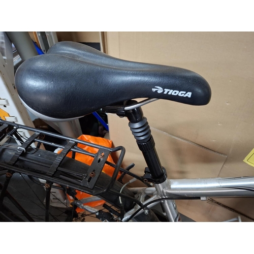 411A - Claud Butler Urban 200 mountain bike with a Tioga saddle