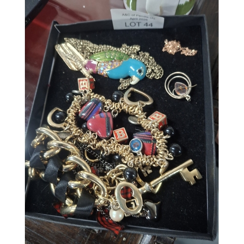 44 - Quantity of good quality costume jewellery