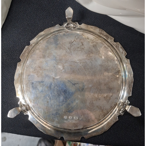 45 - John Forsythe of Preston retailed small tray on thee feet with London silver hallmark, 

175 grams