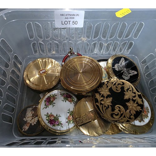 50 - Collection of fine quality compacts to include KIGU, Margaret Rose, Elgin USA etc. (Qty)