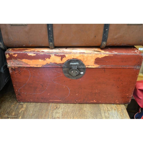 21 - Oriental Lacquered Style Trunk (a.f)