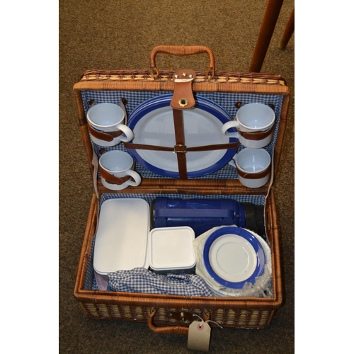 283 - As New Picnic Hamper & Contents