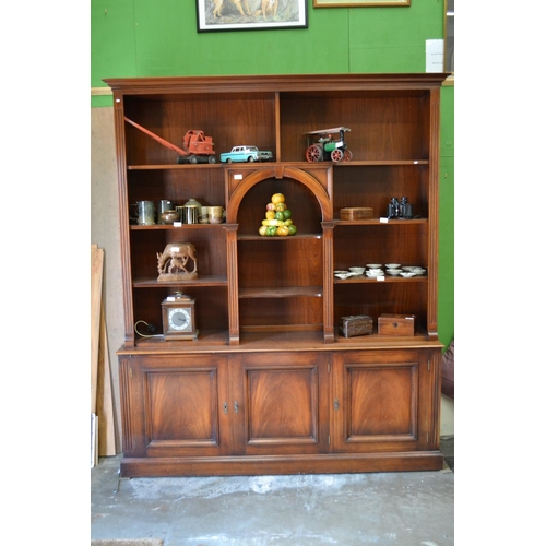 132 - Large Sideboard Display Unit (w167cm d39cm h200cm)