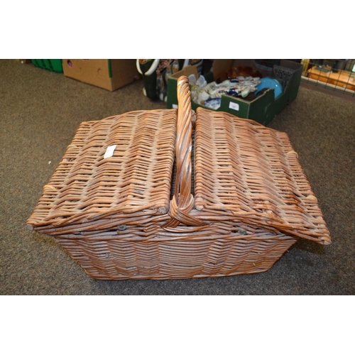 273 - Picnic hamper