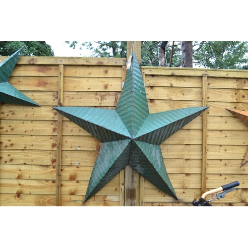 13 - Galvanised 5 Pointed Star (110cm length) in 3D Design. Ribbed metal with aged look. With hanger. Gre... 