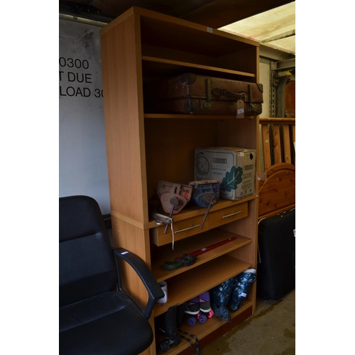 17 - Modern oak veneered shelf with drawers