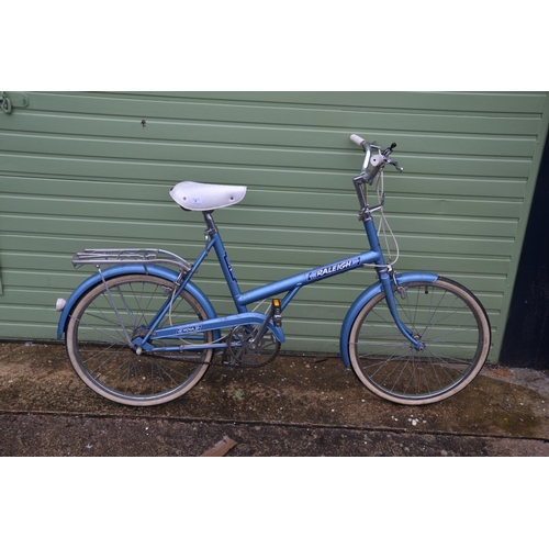 90 - Vintage Raleigh Nova Town Bike
