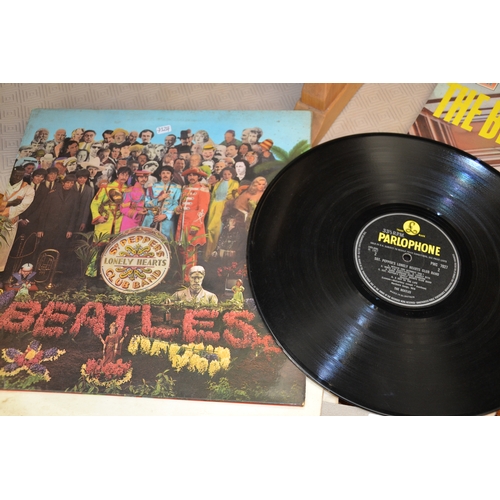 367 - 5 Beatles albums on vinyl