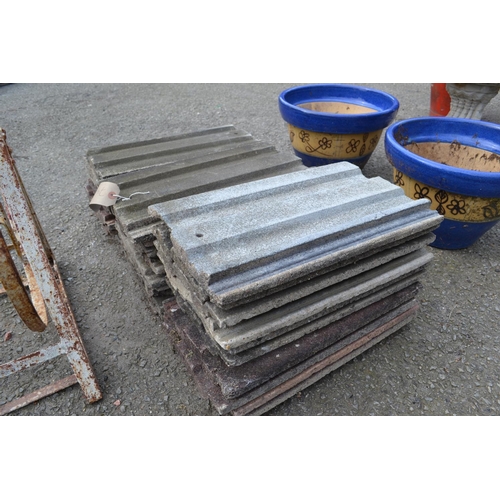 172 - Quantity of concrete roofing tiles. each tile is 42cm x 21 cm