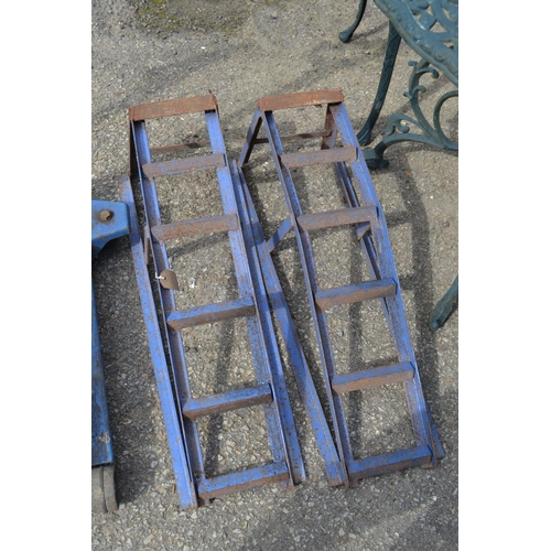 160 - Pair of blue car ramps