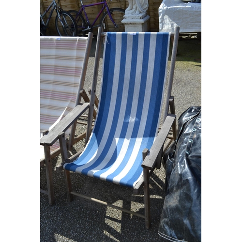 221 - Pair of deck chairs