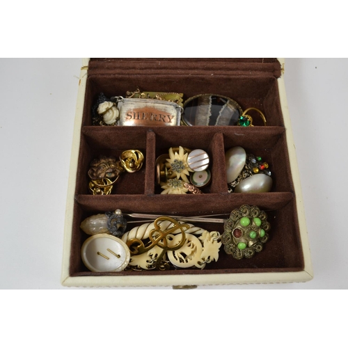 625 - Jewellery box & contents