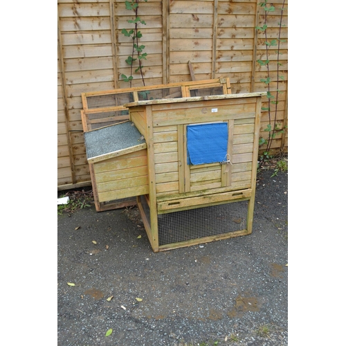 85 - Small chicken coop, roof in good condition.