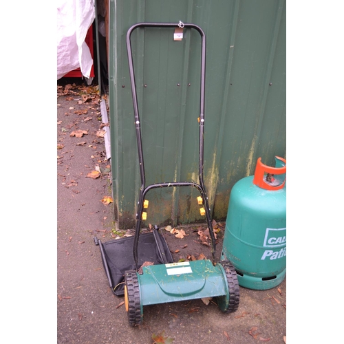 96 - Manual lawn mower