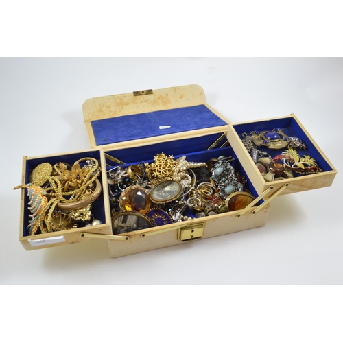 570 - Jewellery Box of Costume Jewellery inc Agates