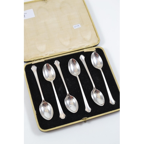 695 - Cased Set of Sheffield Silver Coffee Spoons 57.9g