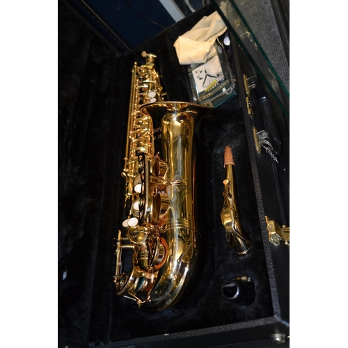 700 - Elkhart Series 2 Alto Tenor Large Saxophone