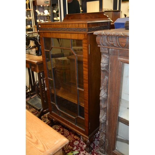 763 - Contemporary Chippendale Style Glass Fronted Cabinet H43