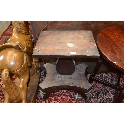 772 - Victorian Rose Wood base and separate Oval Top