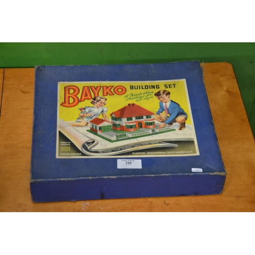 124 - Bayko building set