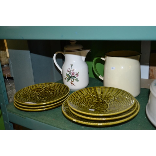 136 - Majolica plates, Villeroy & Boch coffee pot + enamel jug