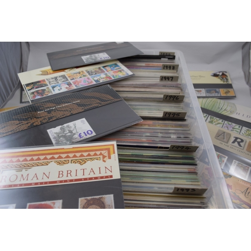 367 - GB presentation packs 1993-1999, in single clear box.