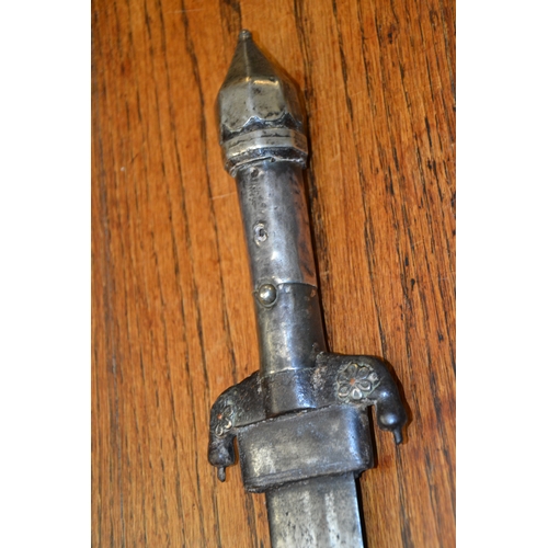 42 - C19 Persian Qajar revival sword. 30.5