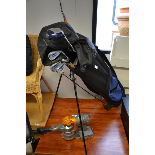 14 - Set Warwick golf clubs in bag