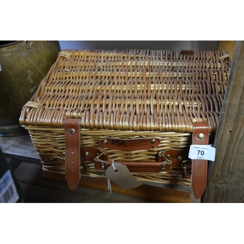 70 - Regency picnic hamper