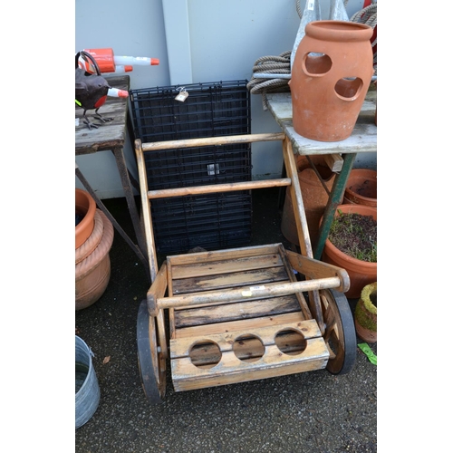 160 - Outdoor drinks trolley ( missing tray)