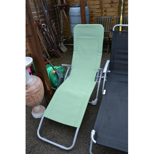 223 - Green fabric garden sun lounger