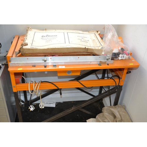 21 - Triton work centre MK3, Large table saw