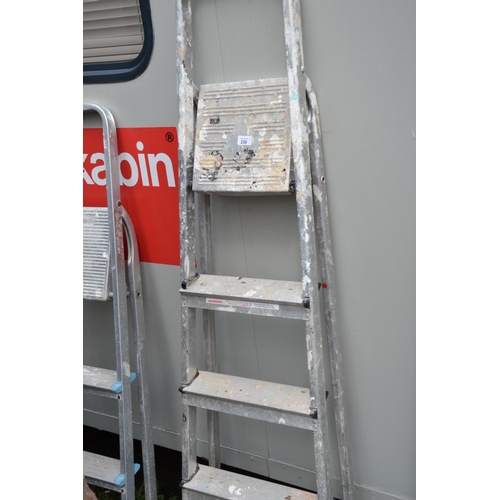 239 - 4 step aluminium step ladder