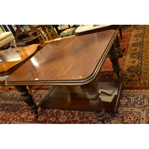 703 - Victorian dining table with 2 leaf extension, unextended 117cm wide, 123cm wide, fully extended 224c... 