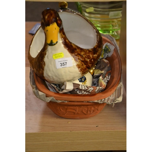 268 - Duck centrepiece dish, Romertopf cooking brick & two vases