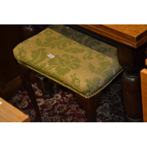 285 - Piano Stool
