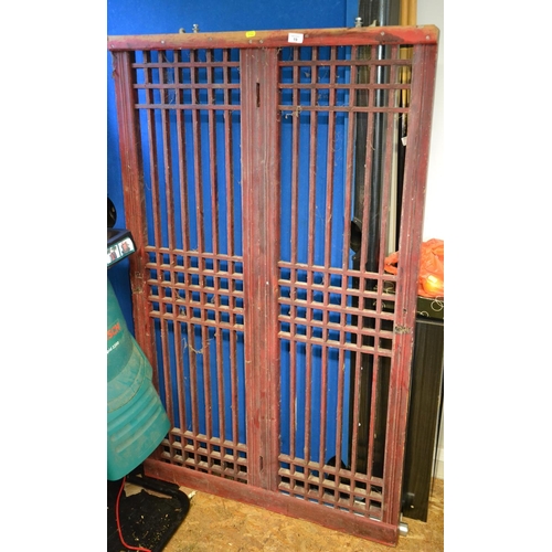 19 - Chinese style wooden grated window cover with lacquered effect paint, width 91cm, height 147cm