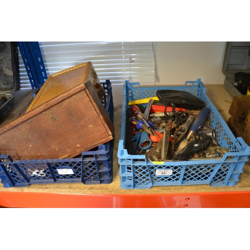 33 - 2 boxes of tools includes wooden w78 moulding plane, Bailey no.4 plane and various apron planes