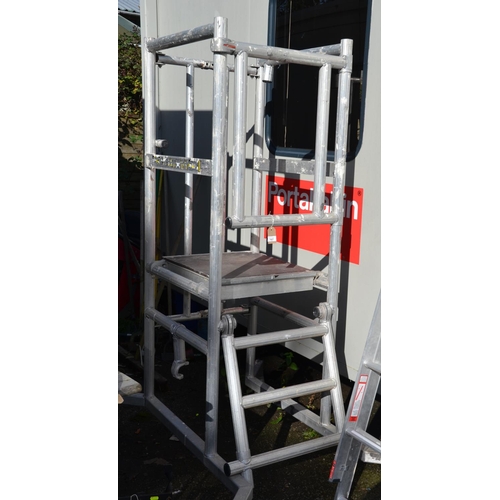 54 - Youngman aluminium work platform