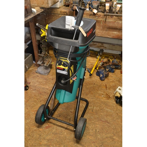 42 - Bosch AXT 2000HP garden chipper